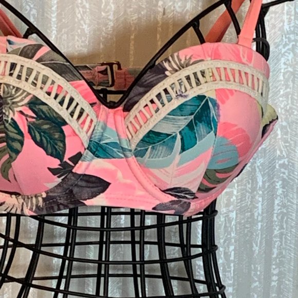 WOMENS - sz small O'rageous Bikini top, peach orange, floral tropical, pushup - Picture 3 of 15